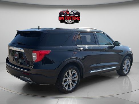 Used 2021 Ford Explorer Limited w/ Equipment Group 301A AWD/4WD image 7