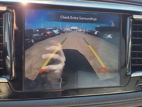 Used 2020 Chrysler Pacifica Limited image 22