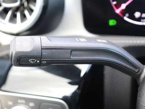 Used 2025 Mercedes-Benz CLA 250 image 25