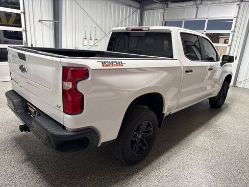 Used 2022 Chevrolet Silverado 1500 LT Trail Boss w/ LT Trail Boss Premium Package AWD/4WD image 13