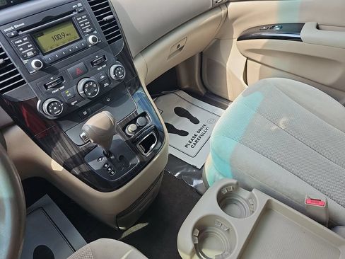 Used 2012 Kia Sedona EX FWD image 23