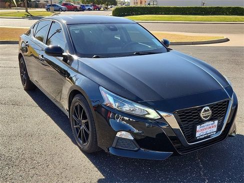 Used 2020 Nissan Altima 2.5 SR w/ Premium Package image 6