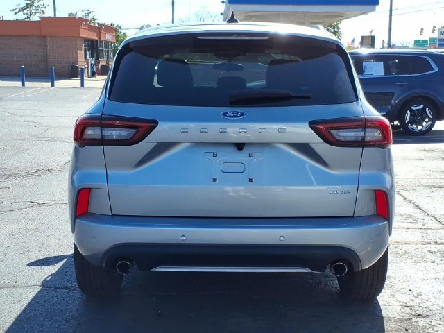 Used 2024 Ford Escape ST-Line w/ Tech Pack #1 AWD/4WD image 7
