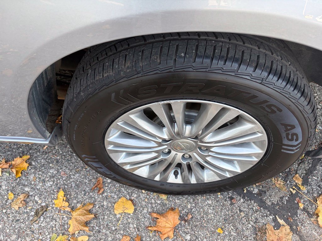 Used 2016 Chrysler Town & Country Touring-L w/ Driver Convenience Group FWD image 19