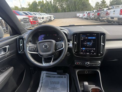 Used 2023 Volvo XC40 B5 Core AWD/4WD image 22