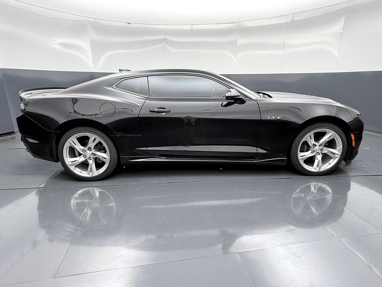Used 2023 Chevrolet Camaro LT w/ LPO, Ground Effects Package RWD image 8