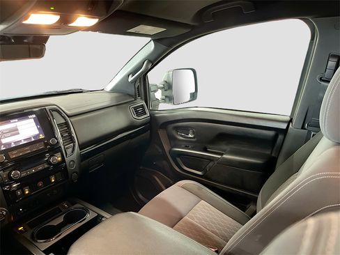 Used 2023 Nissan Titan SV w/ SV Convenience Package image 23