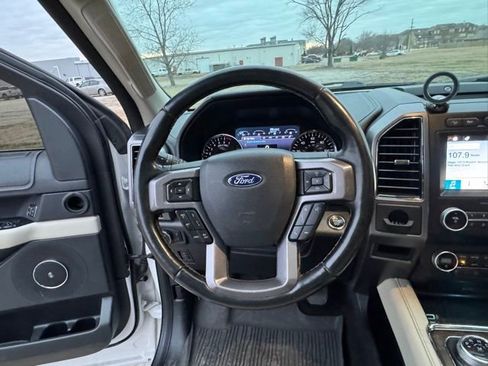 Used 2019 Ford Expedition Platinum image 15