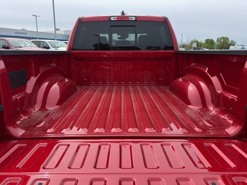 New 2026 RAM 1500 Laramie w/ Sport Appearance Package AWD/4WD image 8