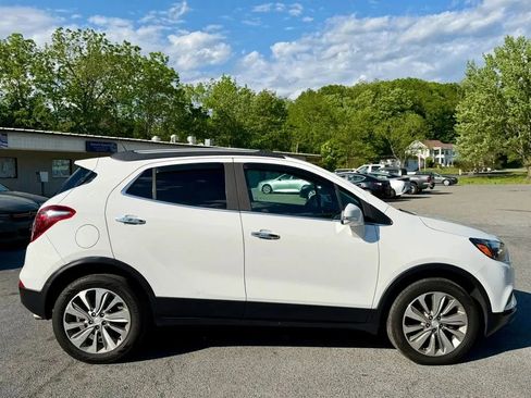 Used 2019 Buick Encore Preferred AWD/4WD image 9