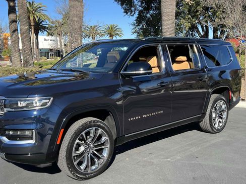 Used 2023 Jeep Grand Wagoneer L Series III image 76