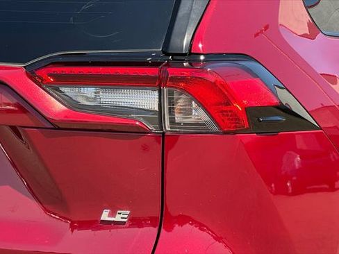 Certified 2020 Toyota RAV4 LE w/ Carpet Mat Package FWD image 30