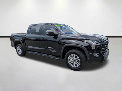 Used 2023 Toyota Tundra SR5 w/ SR5 Convenience Package AWD/4WD image 2