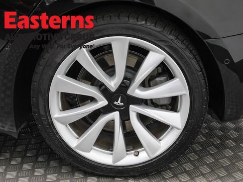Used 2018 Tesla Model 3 Long Range image 32