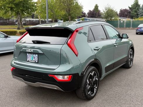 Used 2023 Kia Niro Wind w/ Wind Preserve Package FWD image 8
