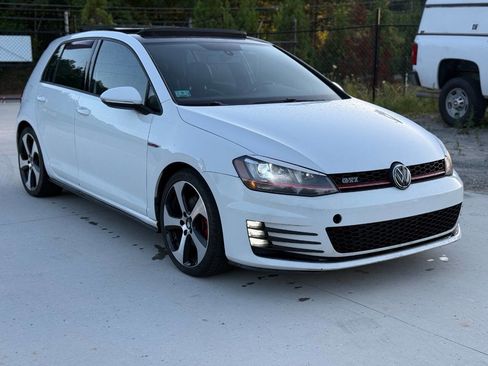 Used 2015 Volkswagen GTI SE w/ Lighting Package (SEL) FWD image 1