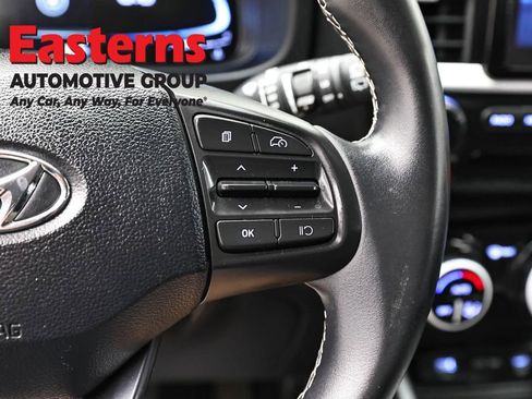 Used 2024 Hyundai Venue Limited FWD image 15