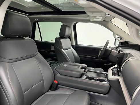Used 2025 Ford Expedition Active AWD/4WD image 59