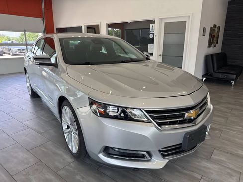 Used 2017 Chevrolet Impala Premier w/ Enhanced Convenience Package FWD image 5