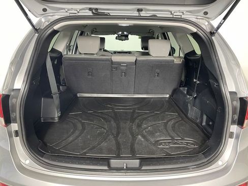 Used 2017 Hyundai Santa Fe SE AWD/4WD image 18
