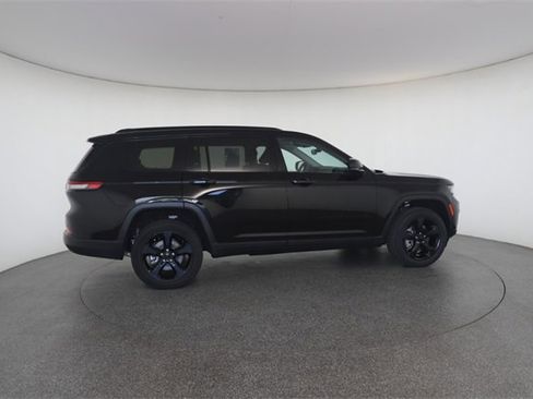Used 2023 Jeep Grand Cherokee L Limited w/ Black Appearance Package image 22