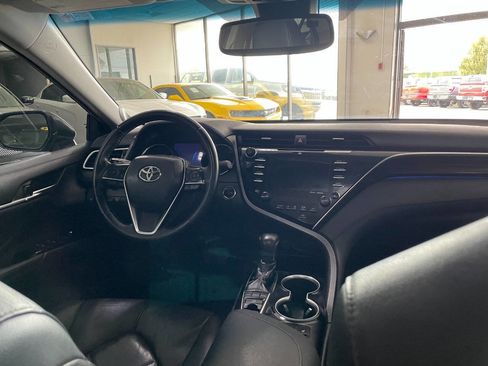 Used 2018 Toyota Camry XLE image 25