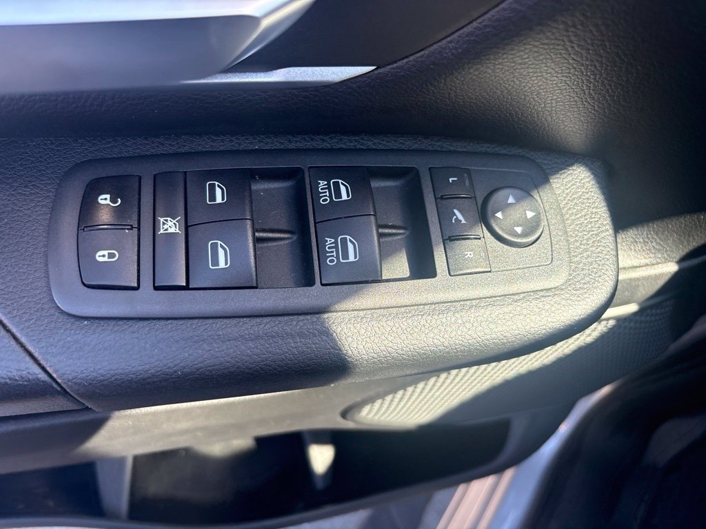 Used 2022 RAM 1500 Big Horn AWD/4WD image 38