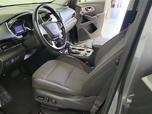Used 2021 Chevrolet Traverse LT image 22