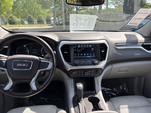 Used 2018 GMC Acadia SLT FWD image 10