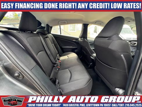 Used 2021 Toyota Prius LE FWD image 22