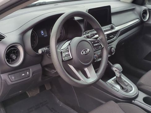 Used 2021 Kia Forte LXS image 2