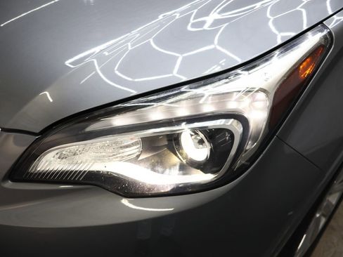 Used 2019 Buick Envision Essence FWD image 31