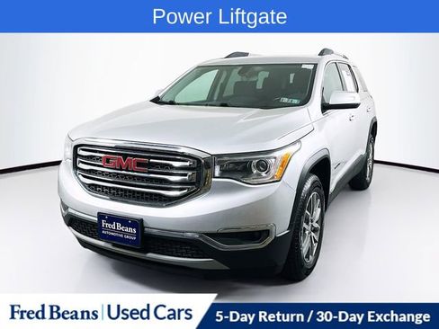 Used 2017 GMC Acadia SLE w/ Driver Alert Package I FWD image 3