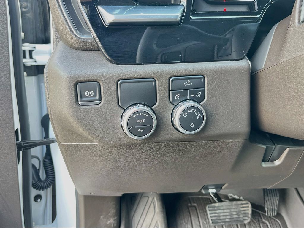 Used 2026 GMC Sierra 1500 SLE w/ LPO, GMC Protection Package RWD image 10