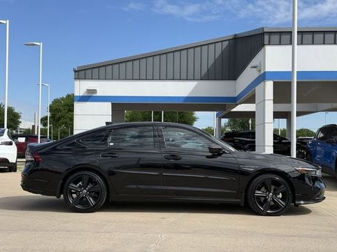 Used 2024 Honda Accord Sport image 3