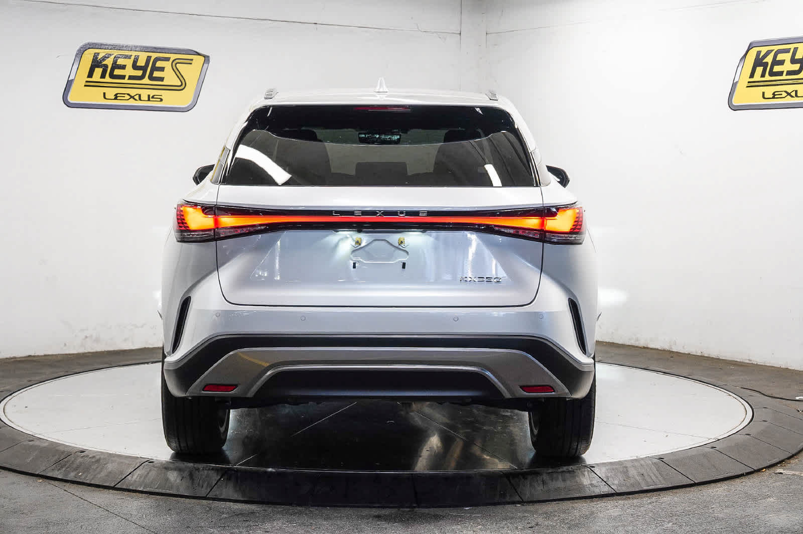 Used 2024 Lexus RX 350 Premium Plus w/ Convenience Package FWD image 3