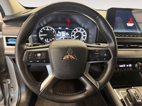 Used 2024 Mitsubishi Outlander SE FWD image 15