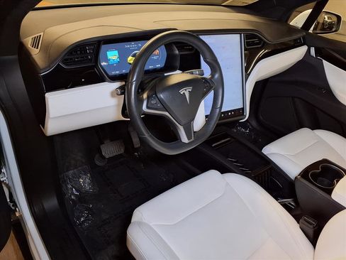 Used 2019 Tesla Model X 75D image 25