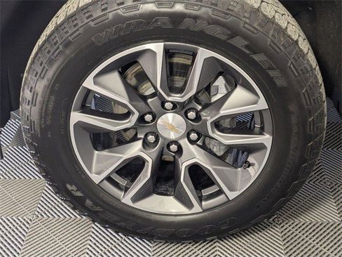 Certified 2024 Chevrolet Silverado 1500 LT image 9