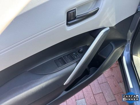 Used 2022 Toyota Corolla Cross L image 11