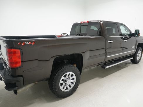 Used 2018 Chevrolet Silverado 3500 High Country w/ Duramax Plus Package AWD/4WD image 4