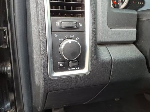 Used 2016 RAM 1500 Classic SLT AWD/4WD image 22