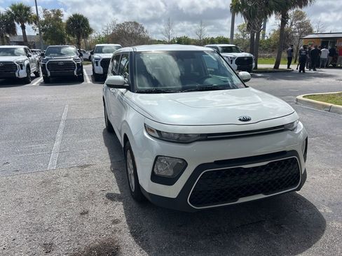 Used 2020 Kia Soul S image 10