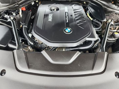 Used 2017 BMW 740i image 31
