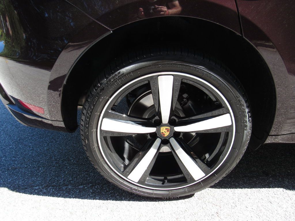 Certified 2026 Porsche Macan AWD/4WD image 22