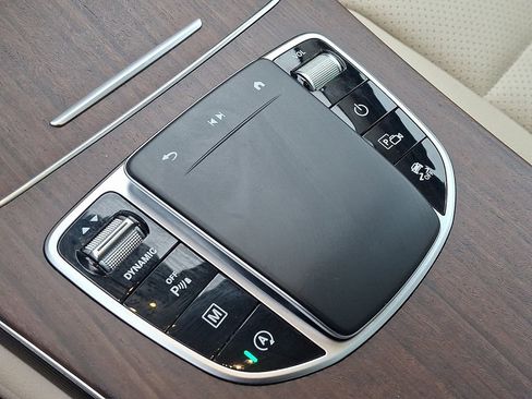 Used 2022 Mercedes-Benz GLC 300 4MATIC image 25