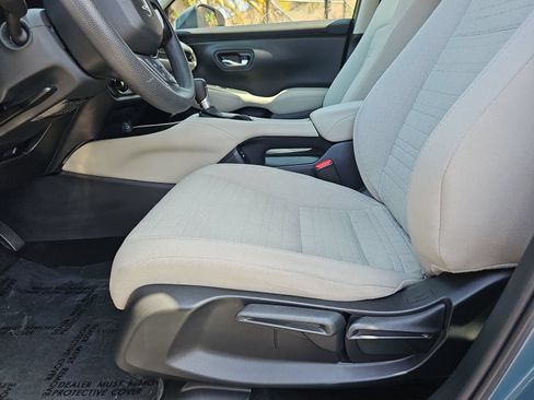 Used 2025 Honda HR-V LX image 29