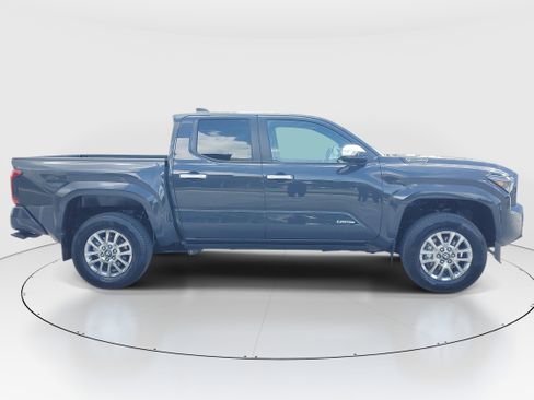 Used 2026 Toyota Tacoma Limited AWD/4WD image 2