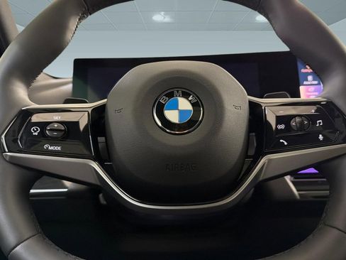 Used 2025 BMW 530i w/ Premium Package RWD image 17