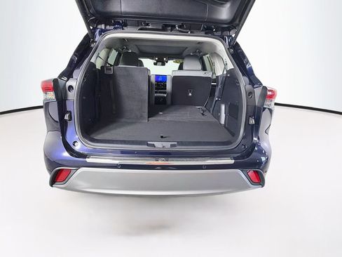 Used 2024 Toyota Highlander Platinum FWD image 26